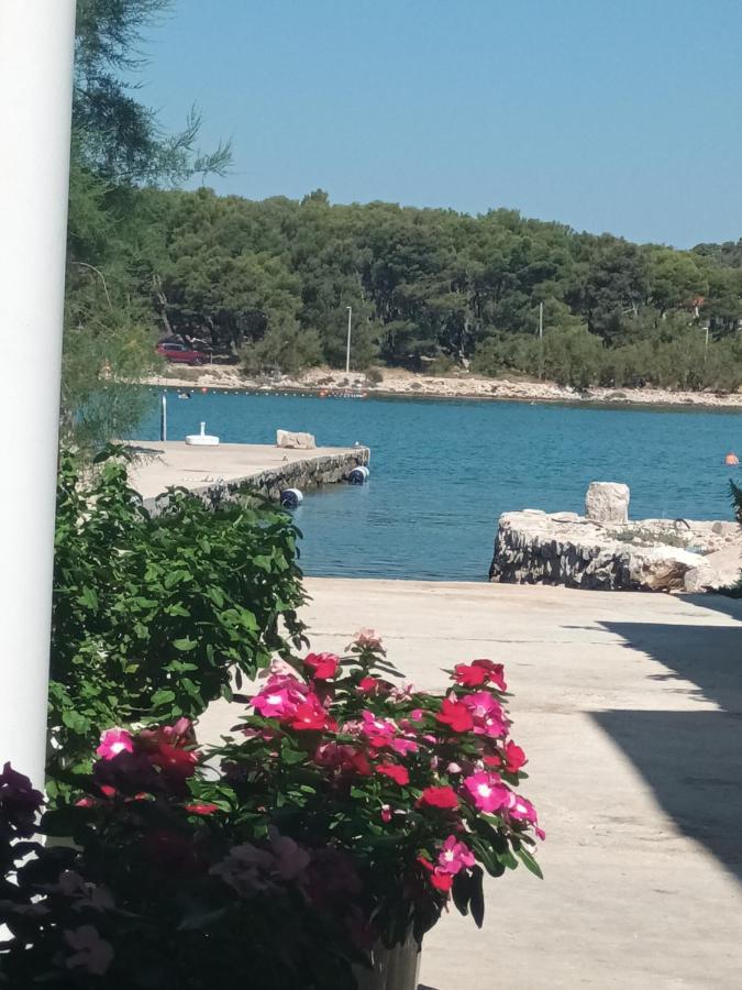 Volat Apartments Betina  Dış mekan fotoğraf
