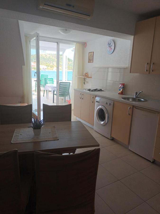 Volat Apartments Betina  Dış mekan fotoğraf