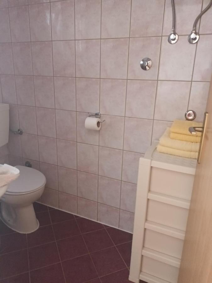 Volat Apartments Betina  Dış mekan fotoğraf