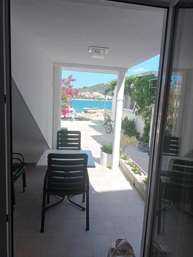 Volat Apartments Betina  Dış mekan fotoğraf