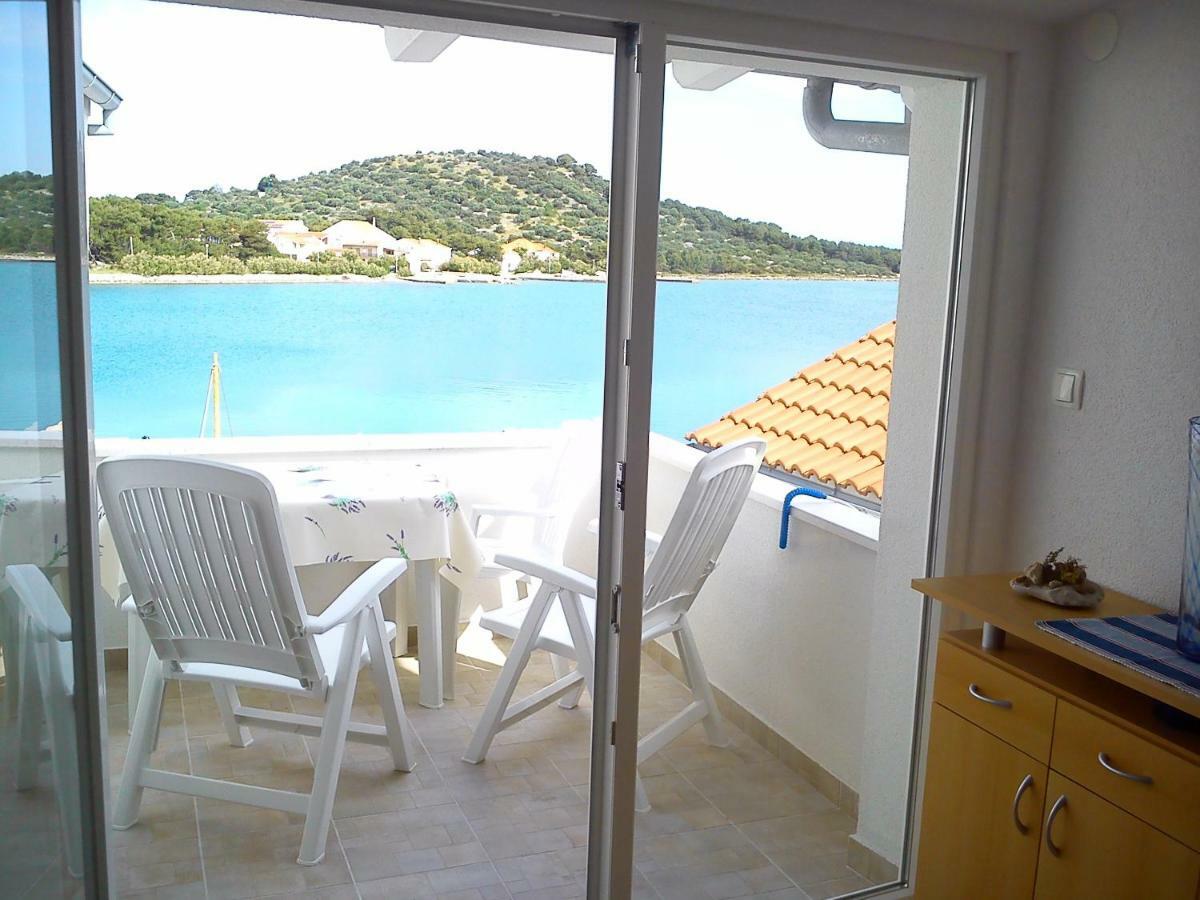 Volat Apartments Betina  Dış mekan fotoğraf