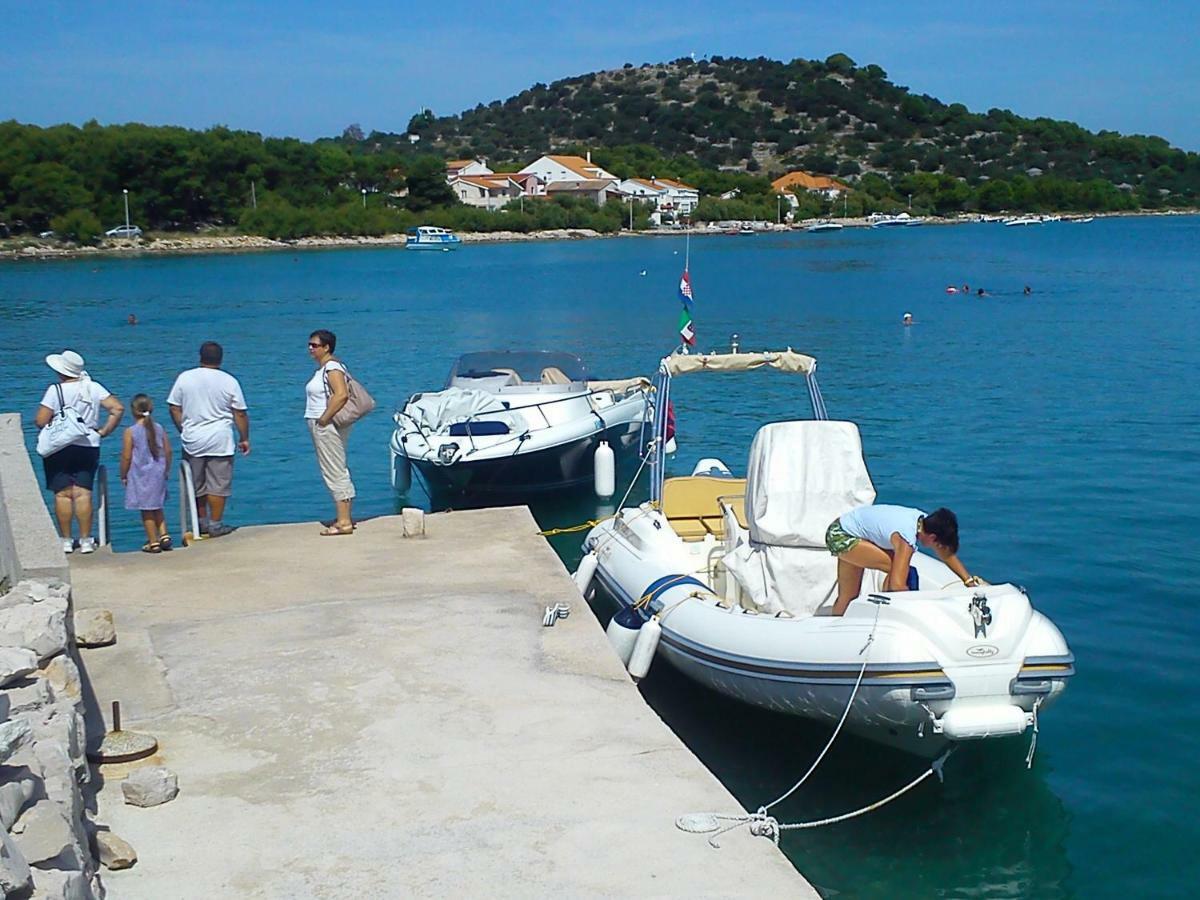 Volat Apartments Betina  Dış mekan fotoğraf
