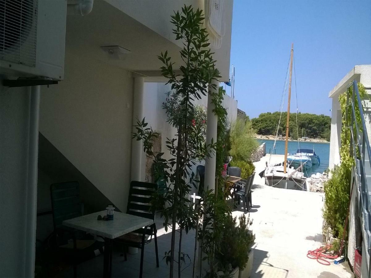 Volat Apartments Betina  Dış mekan fotoğraf