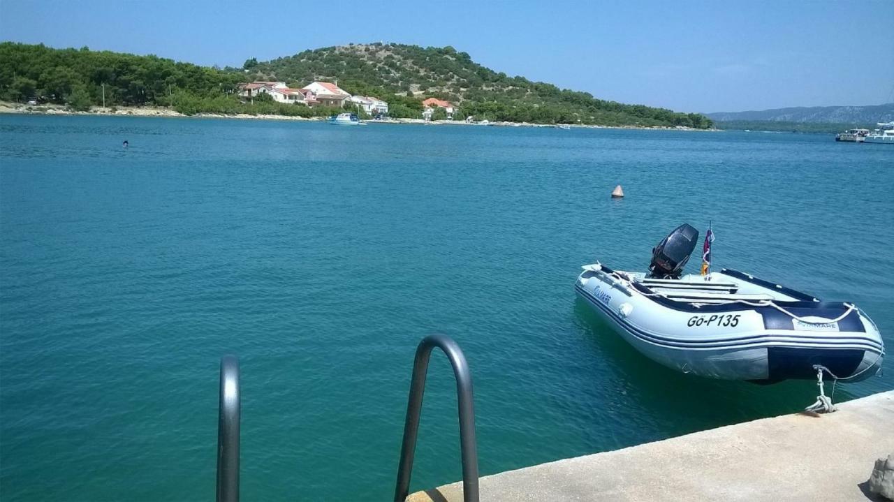Volat Apartments Betina  Dış mekan fotoğraf