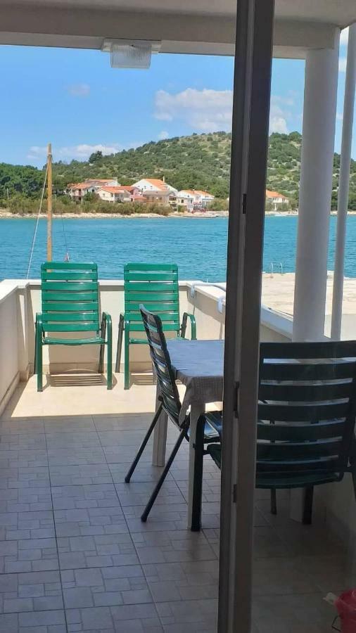 Volat Apartments Betina  Dış mekan fotoğraf