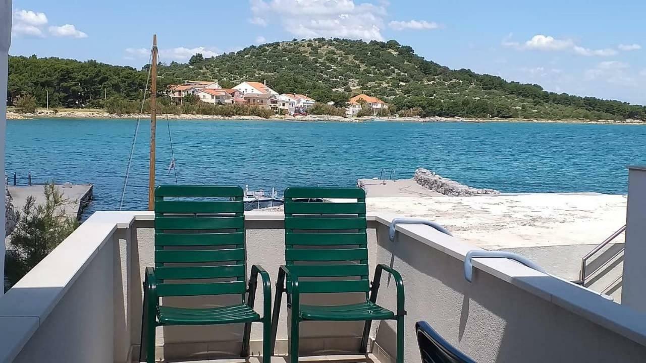 Volat Apartments Betina  Dış mekan fotoğraf